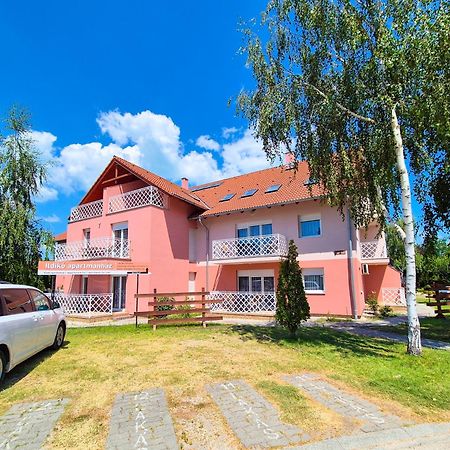Ildiko Apartmanhaz Zamárdi Eksteriør bilde